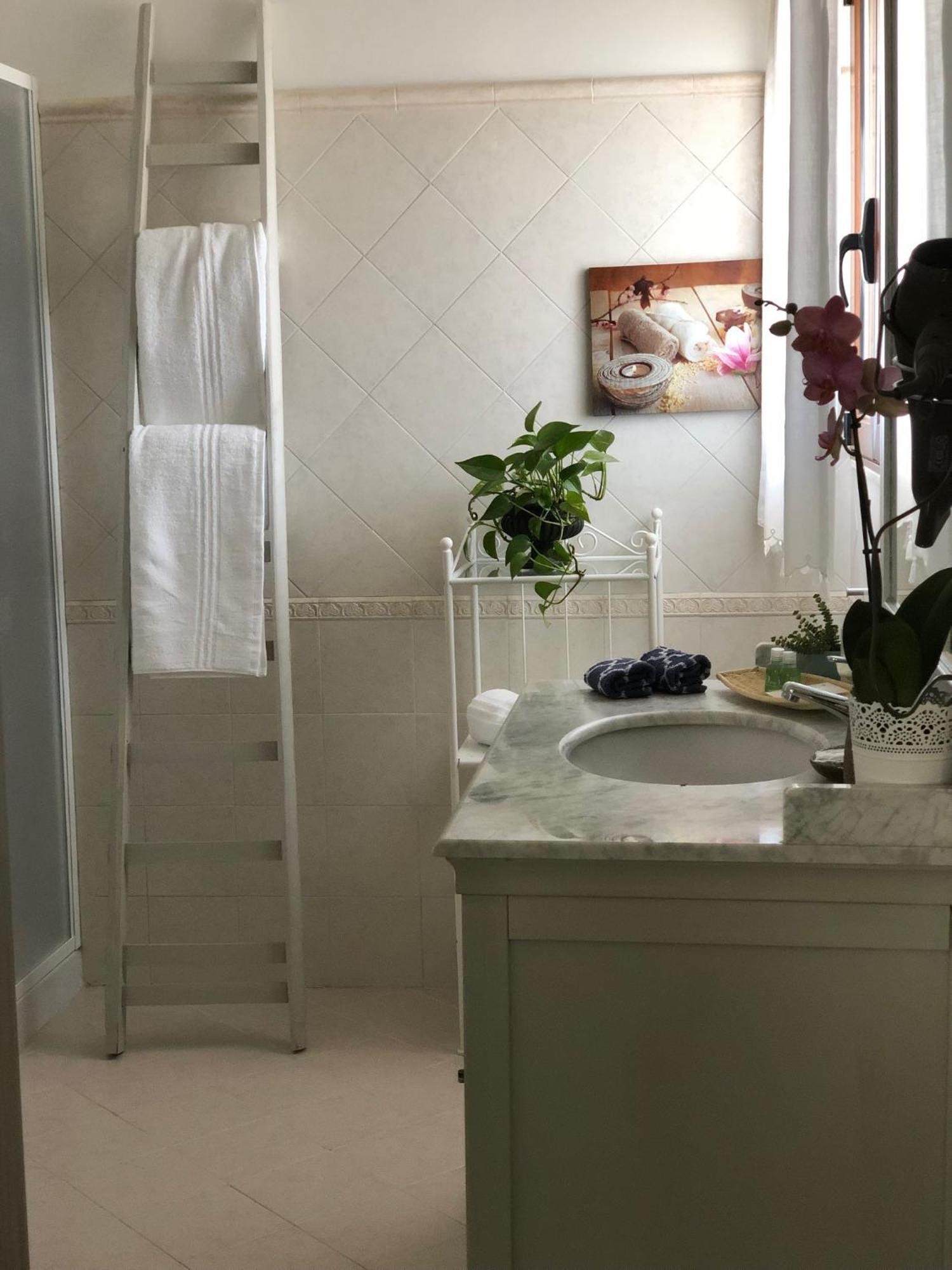 La Rosa Dei Venti Bed & Breakfast อาโวลา ภายนอก รูปภาพ
