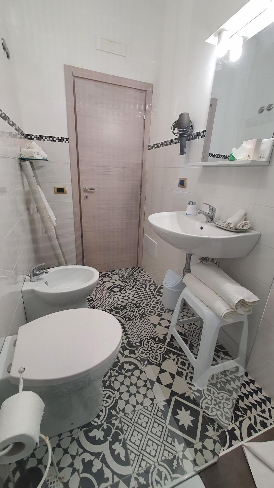 La Rosa Dei Venti Bed & Breakfast อาโวลา ภายนอก รูปภาพ