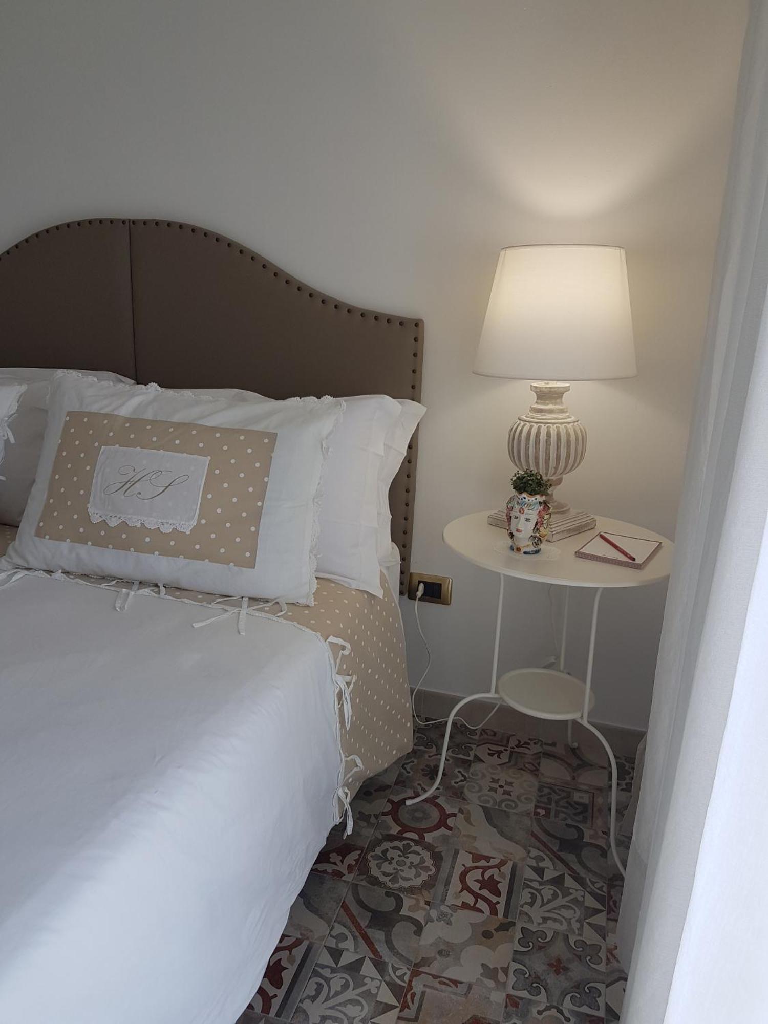 La Rosa Dei Venti Bed & Breakfast อาโวลา ภายนอก รูปภาพ